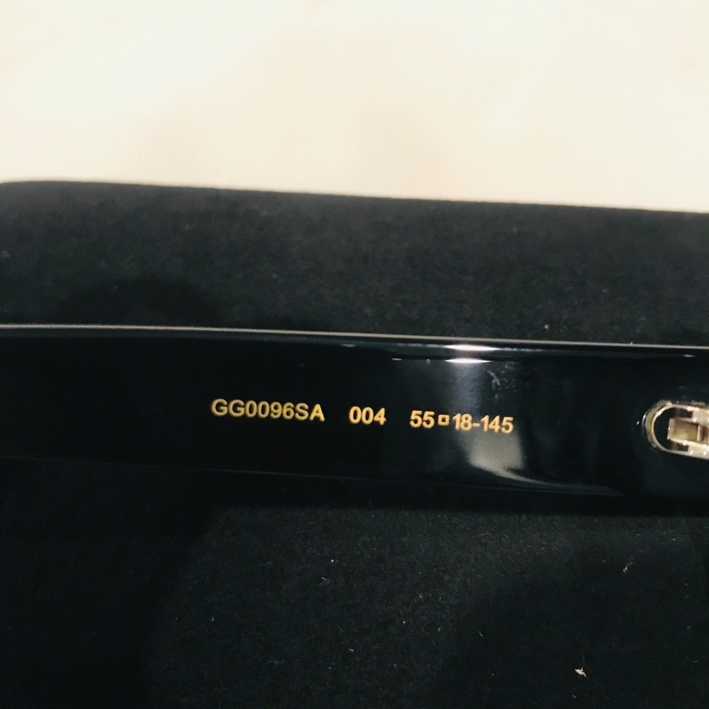 Gucci Sunglasses ๐ถ๐ถ๐ถ๐ถ - Picture 6 of 8